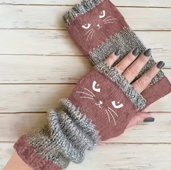 🐱 Cute knitted gloves for women with cat motif – for warm hands and free fingers