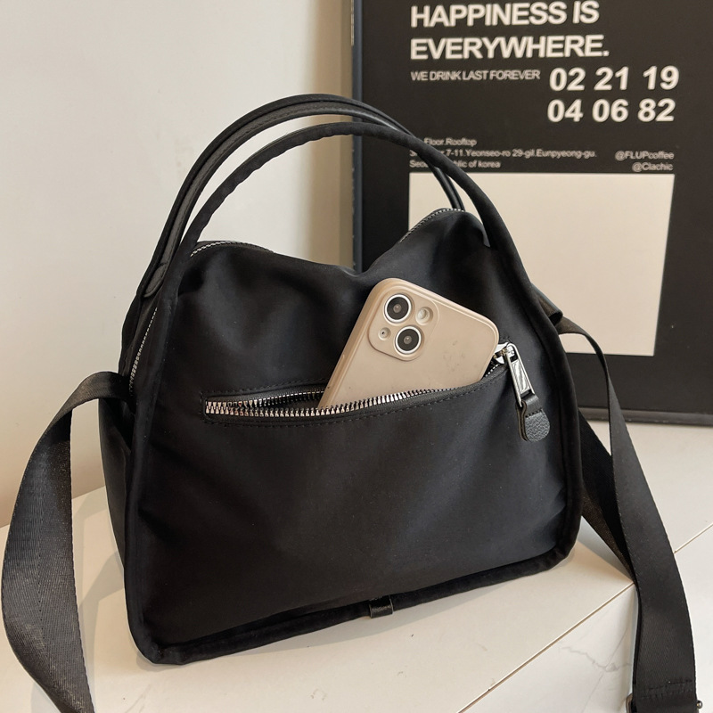 👜 Lightweight Nylon Crossbody Bag