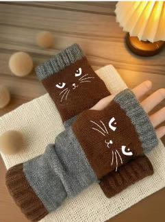 🐱 Cute knitted gloves for women with cat motif – for warm hands and free fingers