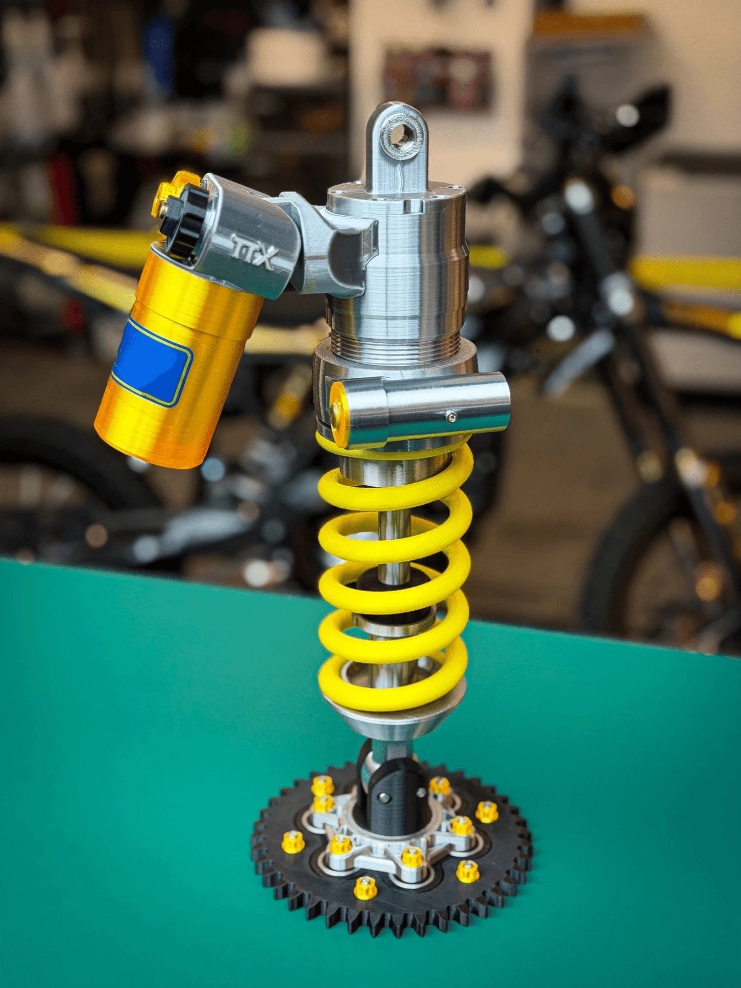 🎁Father's Day Limited Sale🔥Inspired Suspension Shock Absorber Lamp - Adjustable LED Light for Gamers & Car Enthusiasts(⏰Free Shipping)